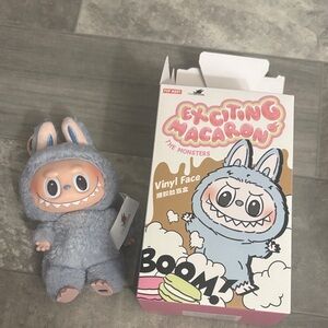 The Monsters Macaron Sea Salt coconut